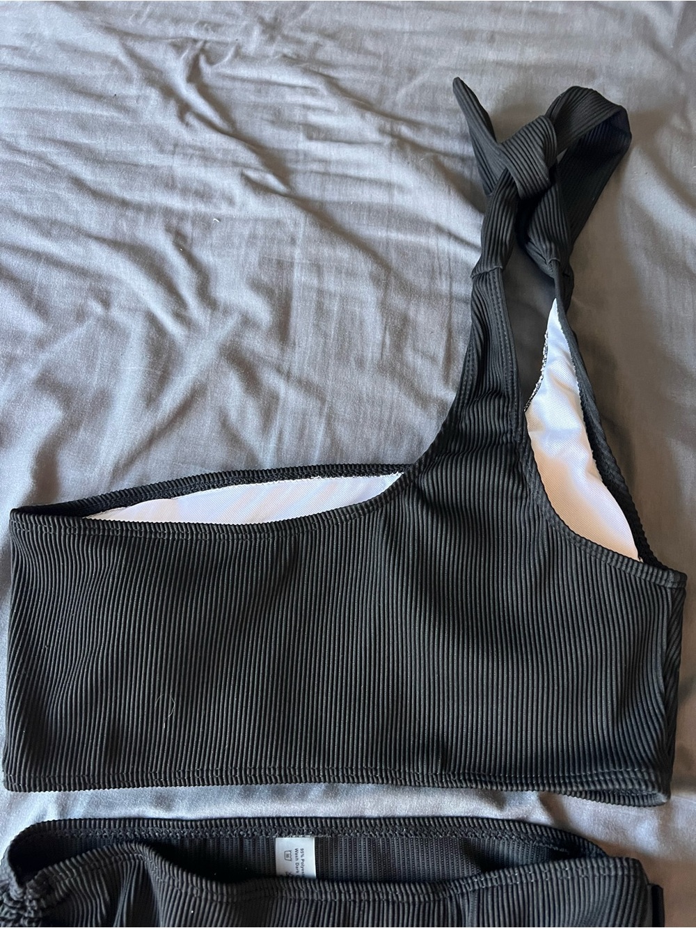 One-Shoulder Black Ribbed Bikini Set - Picture 6 of 7